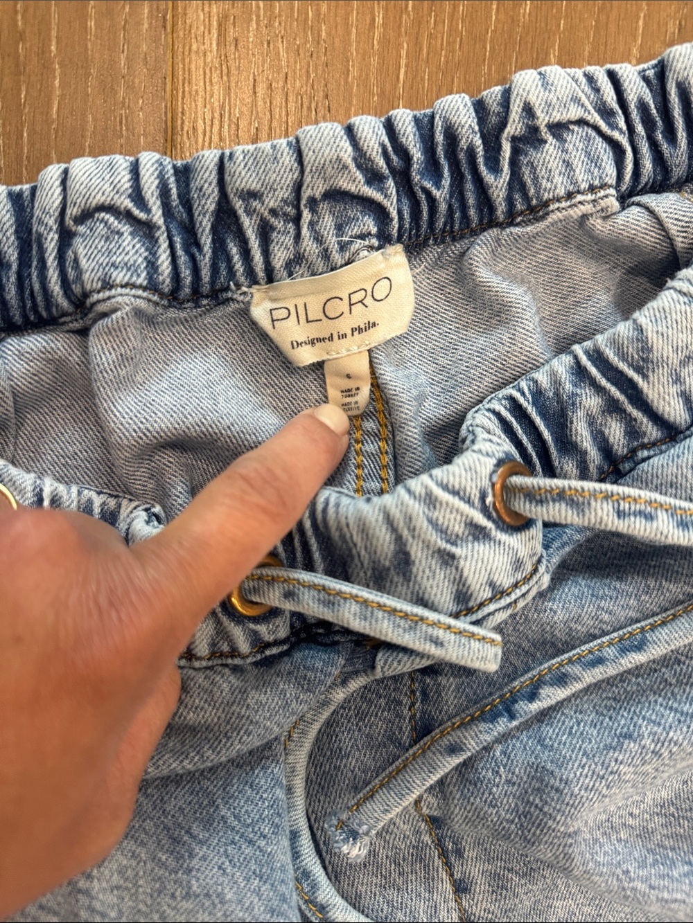 Pilcro Blue Denim Barrel Leg Jogger Jeans Size Small - Picture 3 of 8